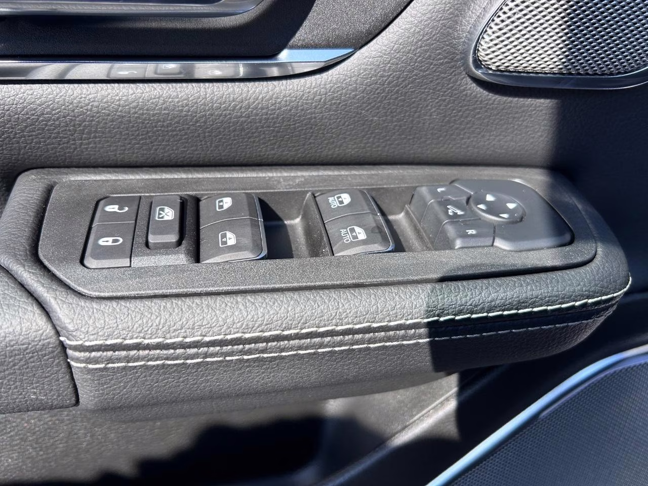 2026 Diamond Black Crystal Pearlcoat Ram 1500 Laramie 4X4 Truck