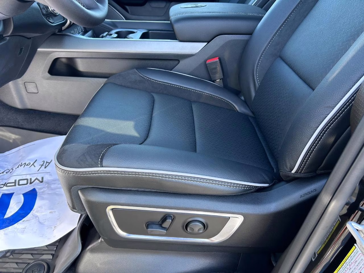 2026 Diamond Black Crystal Pearlcoat Ram 1500 Laramie 4X4 Truck