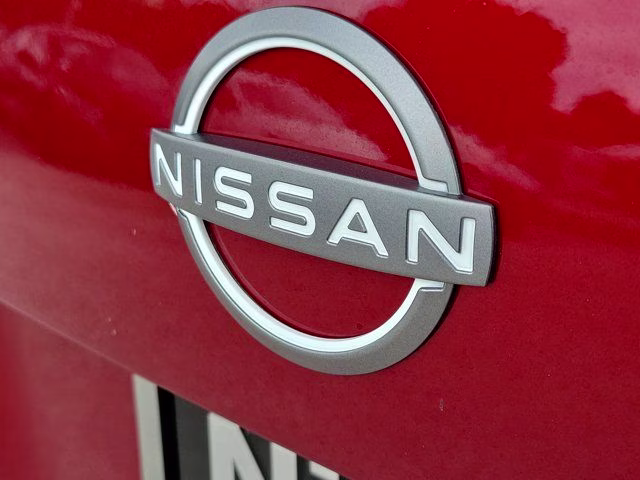 2025 Scarlet Ember Tintcoat Nissan Versa 1.6 SR FWD Sedan
