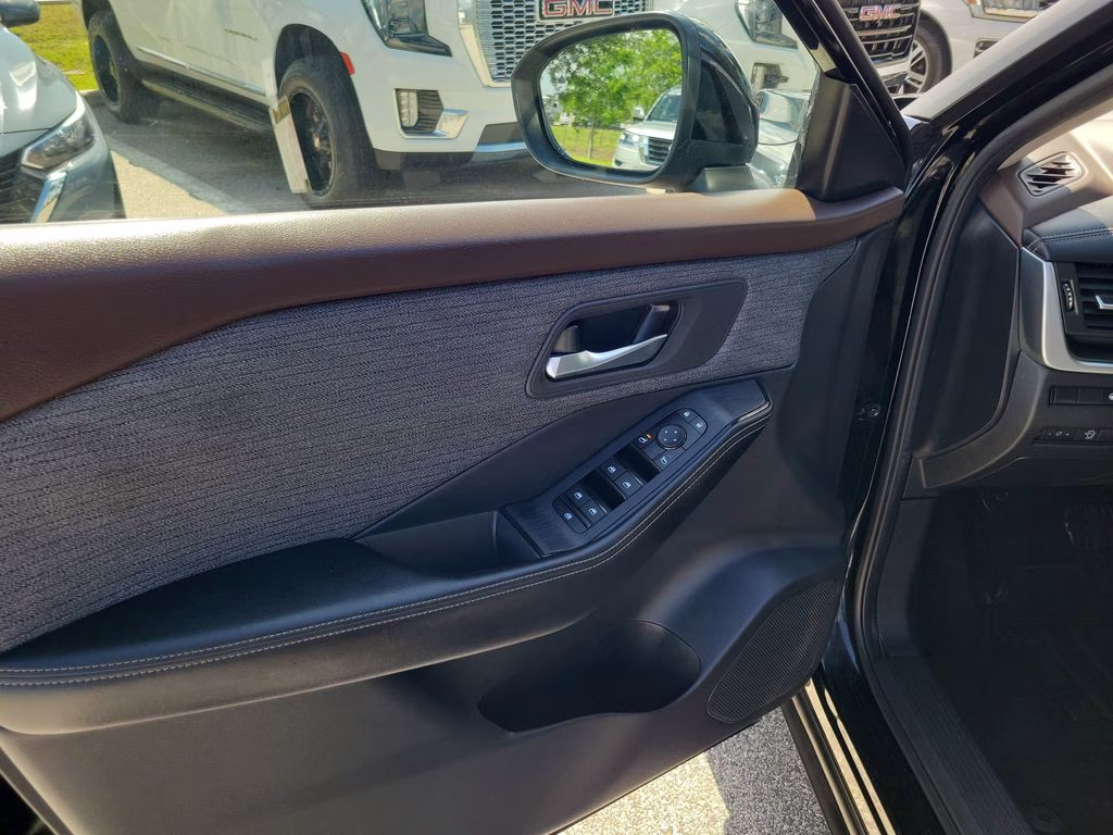 2023 Super Black Nissan Rogue SV FWD SUV