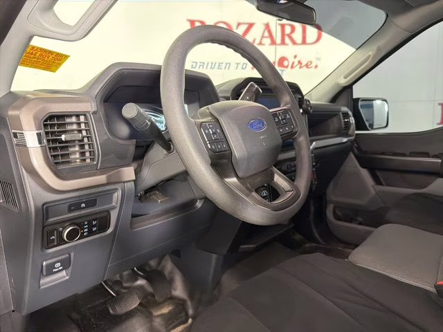 2025 Gray Metallic Ford F-150 XL 4X4 Truck