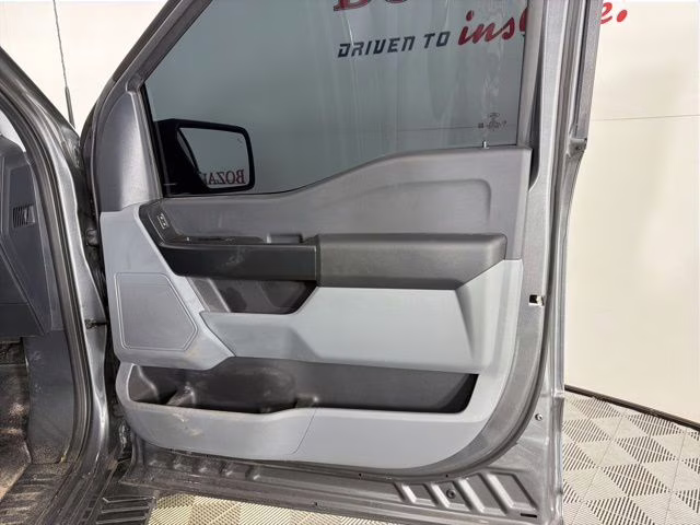 2025 Gray Metallic Ford F-150 XL 4X4 Truck