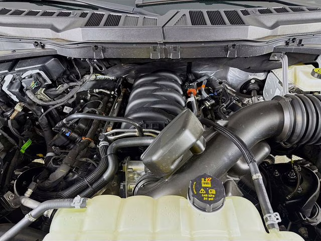 2025 Gray Metallic Ford F-150 XL 4X4 Truck