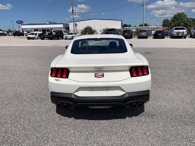 2025 Wimbledon White Ford Mustang GT Premium RWD Coupe