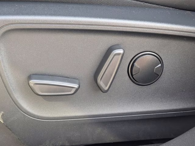 2025 Star White Metallic Tri-Coat Ford Escape PHEV Plug-In Hybrid FWD SUV