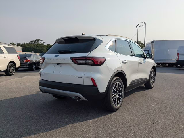 2025 Star White Metallic Tri-Coat Ford Escape PHEV Plug-In Hybrid FWD SUV
