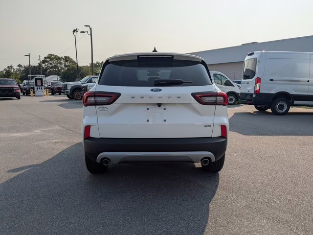 2025 Star White Metallic Tri-Coat Ford Escape PHEV Plug-In Hybrid FWD SUV