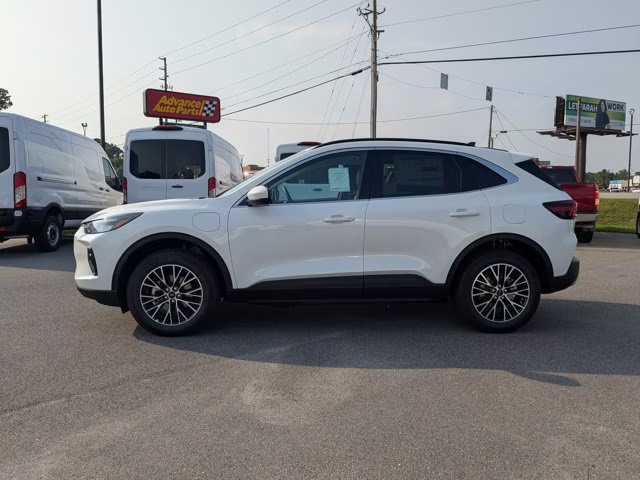 2025 Star White Metallic Tri-Coat Ford Escape PHEV Plug-In Hybrid FWD SUV