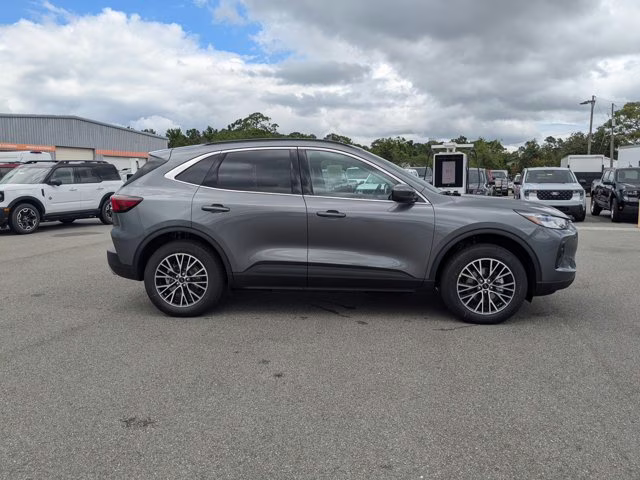 2025 Carbonized Gray Metallic Ford Escape PHEV Plug-In Hybrid FWD SUV