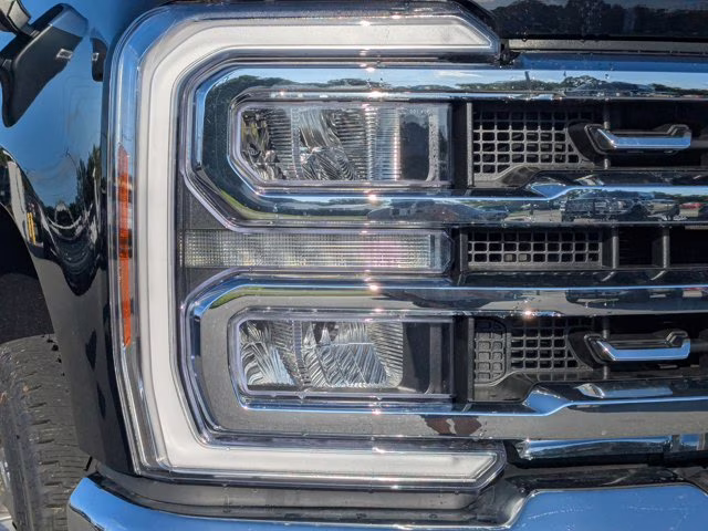 2025 Agate Black Metallic Ford Super Duty F-350 SRW Crew Cab 4x4 High Output Diesel Lariat FX4 4X4 Truck