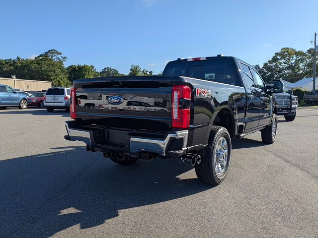2025 Agate Black Metallic Ford Super Duty F-350 SRW Crew Cab 4x4 High Output Diesel Lariat FX4 4X4 Truck