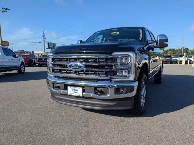 2025 Agate Black Metallic Ford Super Duty F-350 SRW Crew Cab 4x4 High Output Diesel Lariat FX4 4X4 Truck