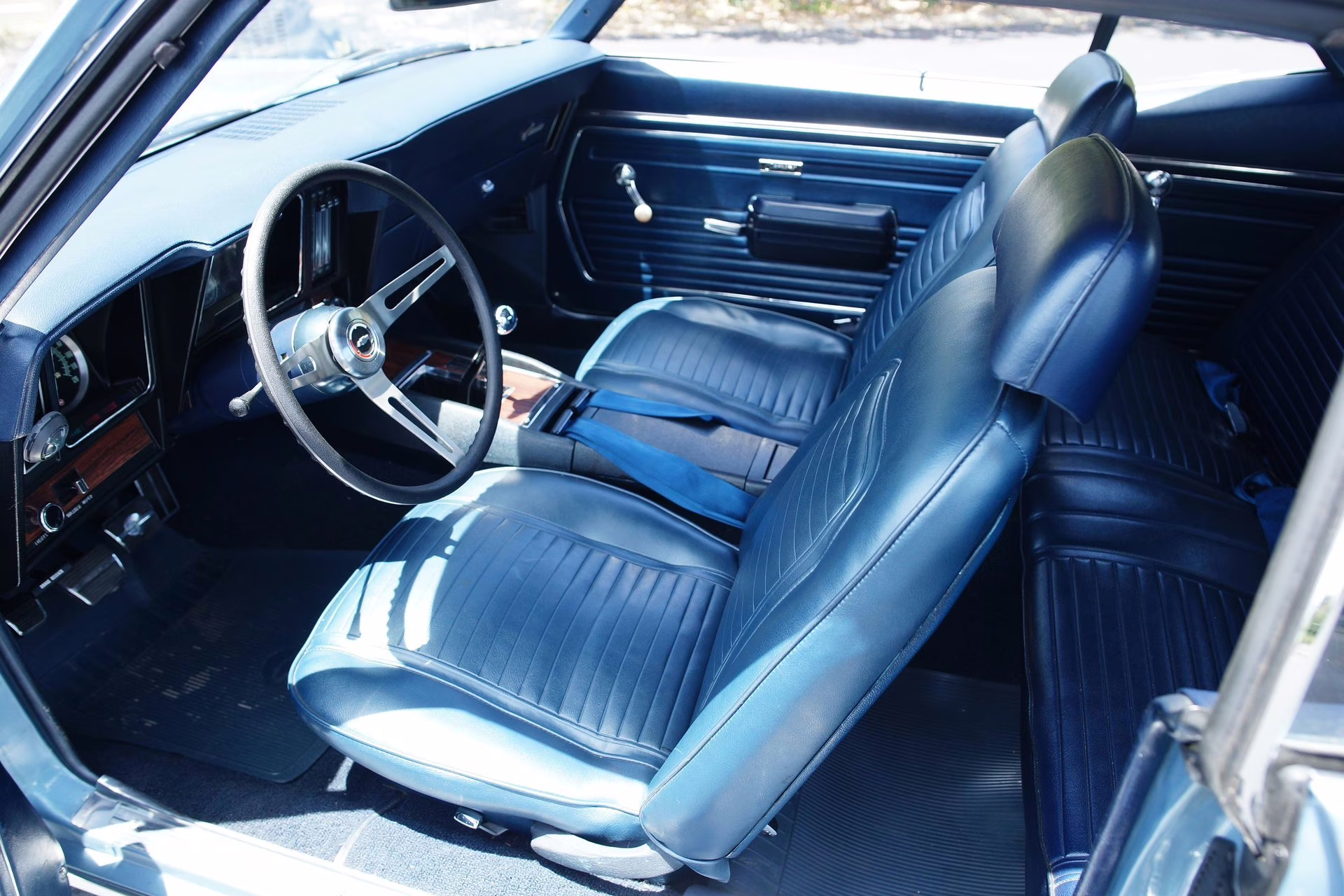 1969 Glacier Blue Chevrolet Camaro Z/28 - DZ 302C.I. V8, 4-Speed Coupe