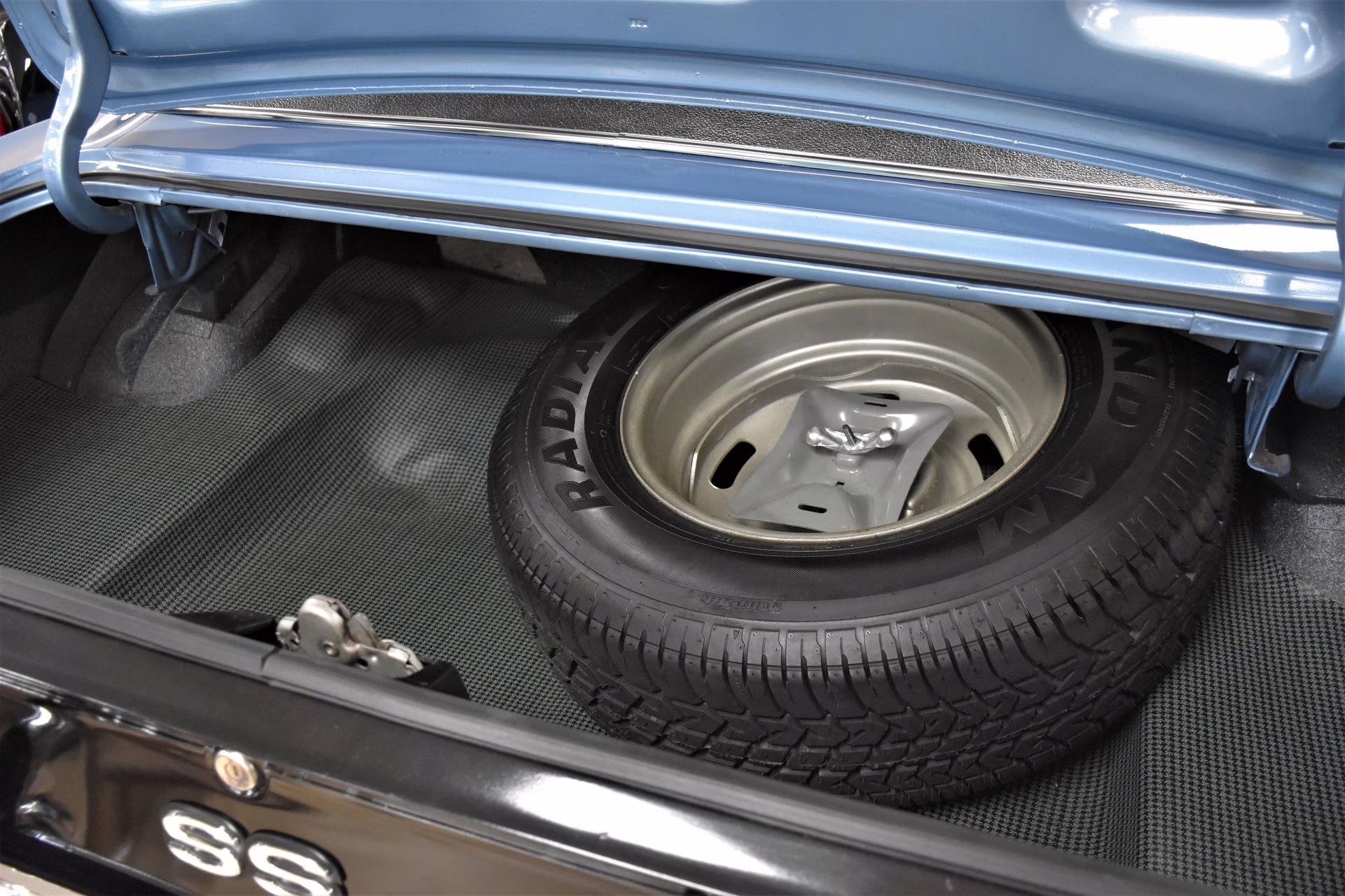 1969 Glacier Blue Chevrolet Camaro Z/28 - DZ 302C.I. V8, 4-Speed Coupe