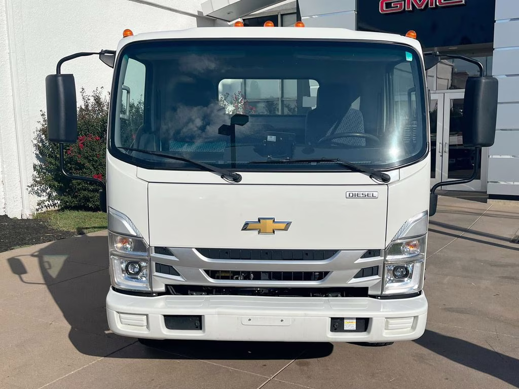 2024 Arc White Chevrolet 5500 XD LCF Diesel Base RWD Truck