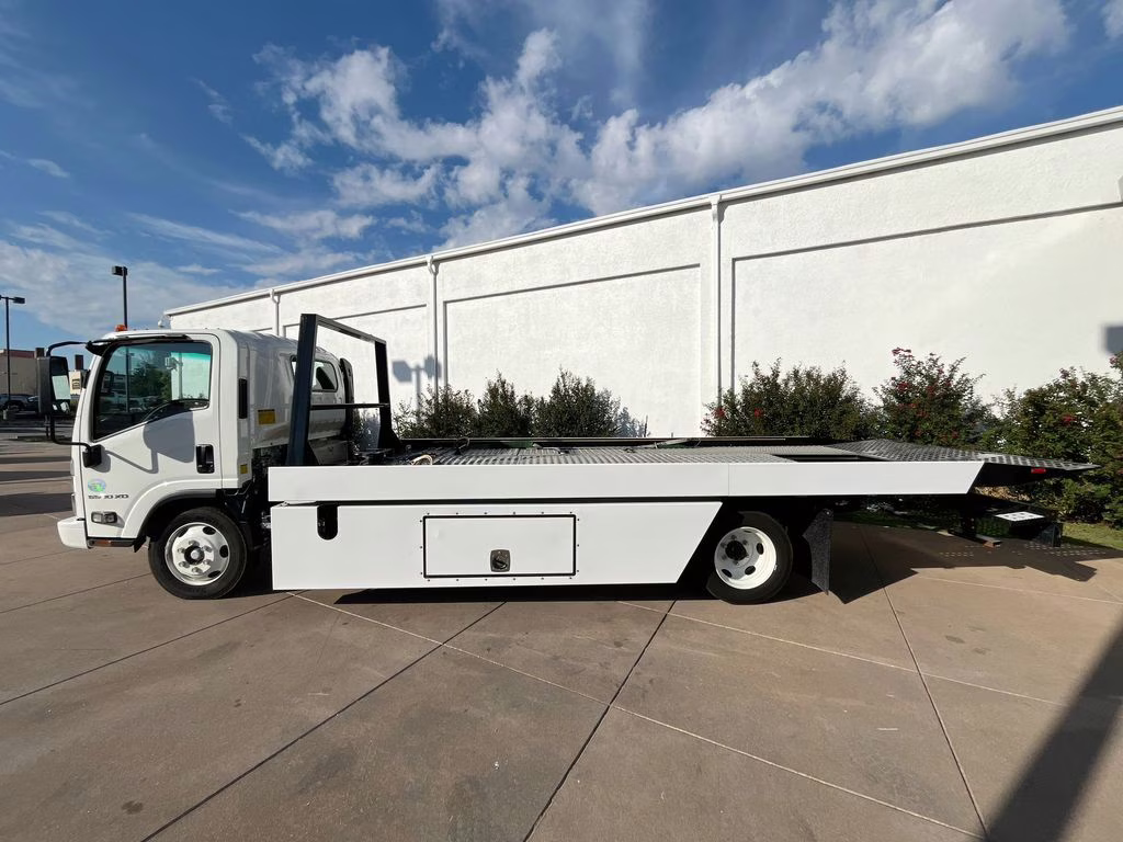 2024 Arc White Chevrolet 5500 XD LCF Diesel Base RWD Truck