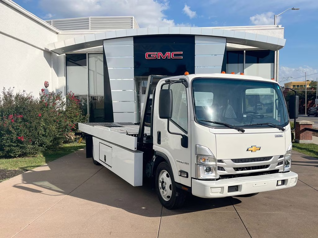 2024 Arc White Chevrolet 5500 XD LCF Diesel Base RWD Truck
