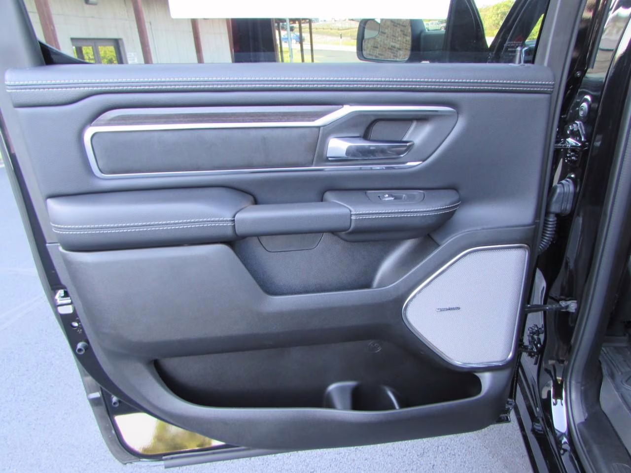 2026 Diamond Black Crystal Pearlcoat Ram 1500 Laramie 4X4 Truck