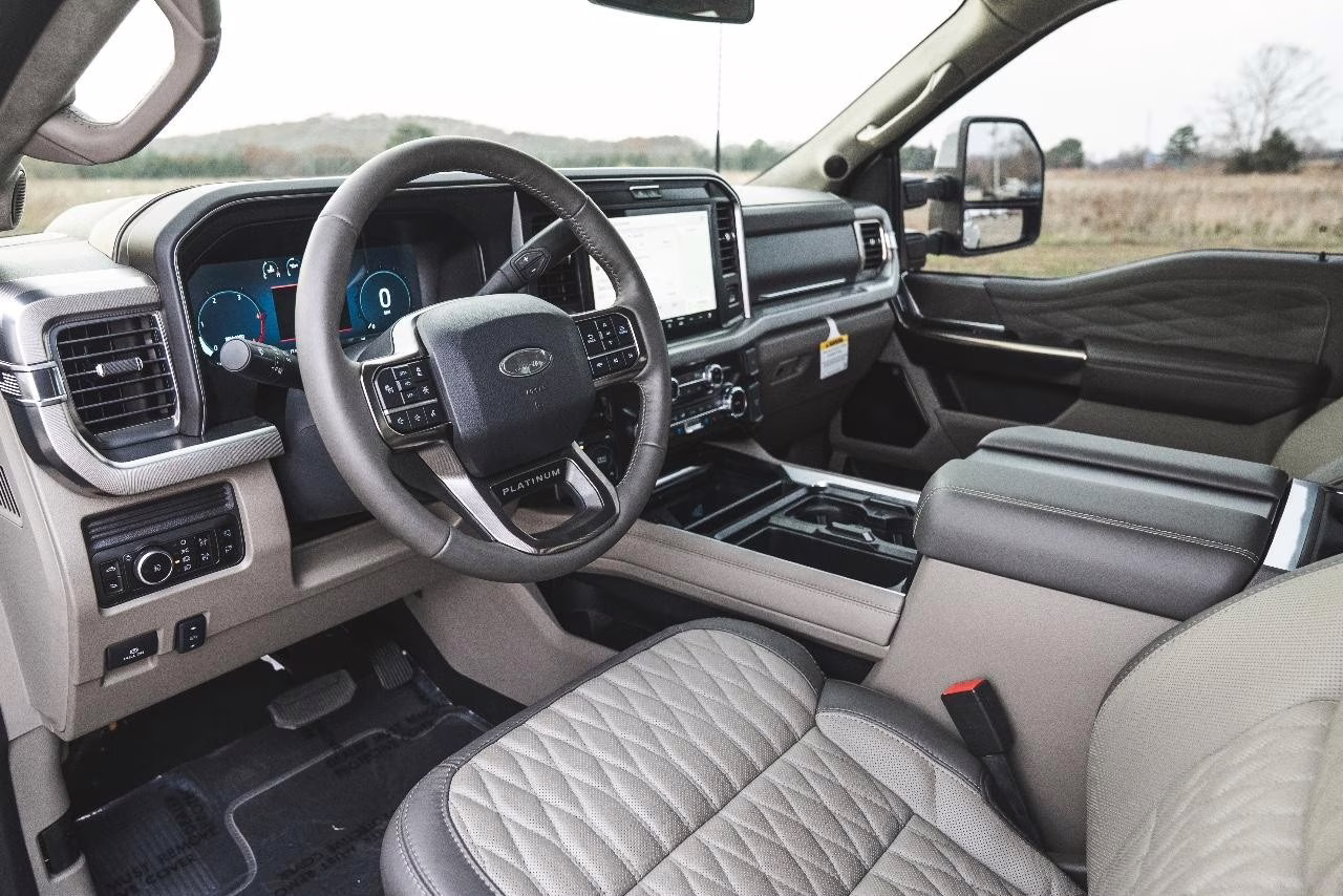 2026 Avalanche Ford Super Duty F-450 DRW Platinum DRW 4X4 Truck