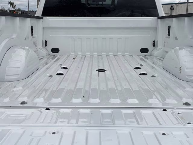 2026 Star White Metallic Tri-Coat Ford Super Duty F-450 DRW Platinum 4X4 Truck