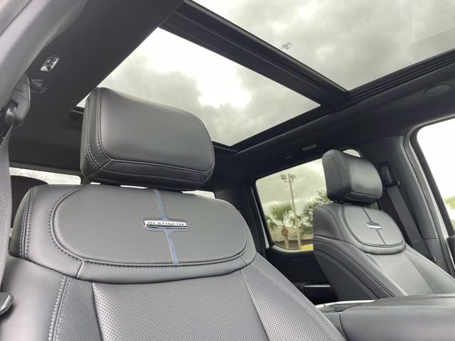 2026 Star White Metallic Tri-Coat Ford Super Duty F-450 DRW Platinum 4X4 Truck