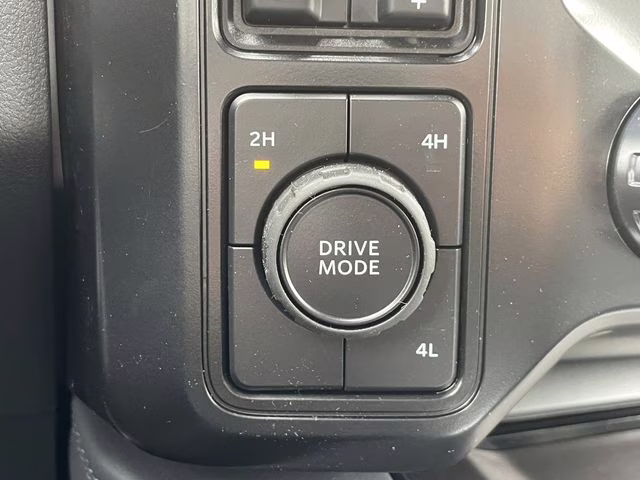 2026 Star White Metallic Tri-Coat Ford Super Duty F-450 DRW Platinum 4X4 Truck