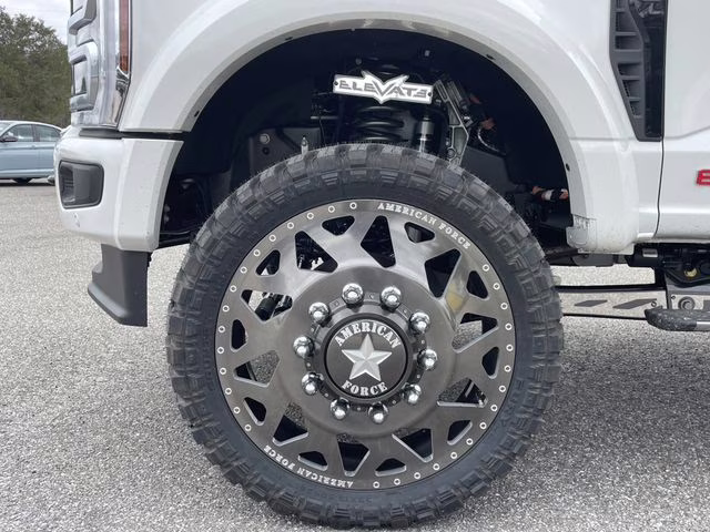 2026 Star White Metallic Tri-Coat Ford Super Duty F-450 DRW Platinum 4X4 Truck