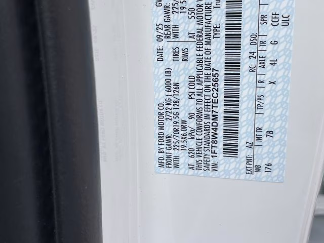 2026 Star White Metallic Tri-Coat Ford Super Duty F-450 DRW Platinum 4X4 Truck