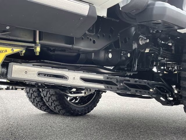 2026 Star White Metallic Tri-Coat Ford Super Duty F-450 DRW Platinum 4X4 Truck