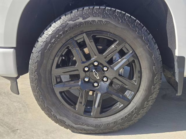 2025 Summit White Chevrolet Silverado 1500 Custom RWD Truck