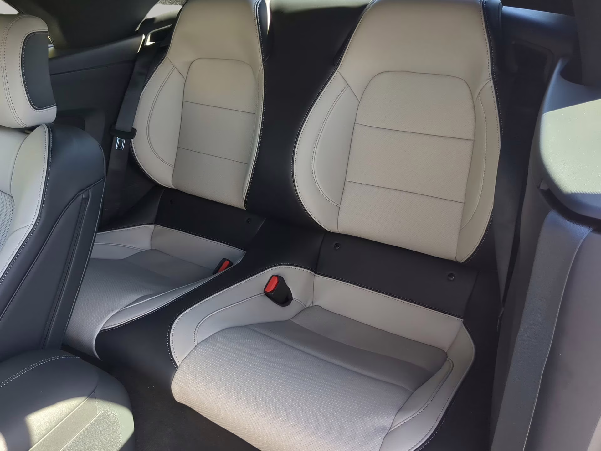 2026 Oxford White Ford Mustang EcoBoost Premium RWD Convertible