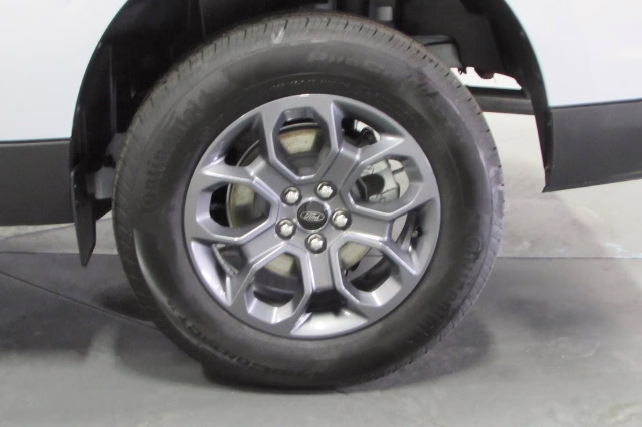 2025 Space White Metallic Ford Maverick XLT FWD Truck