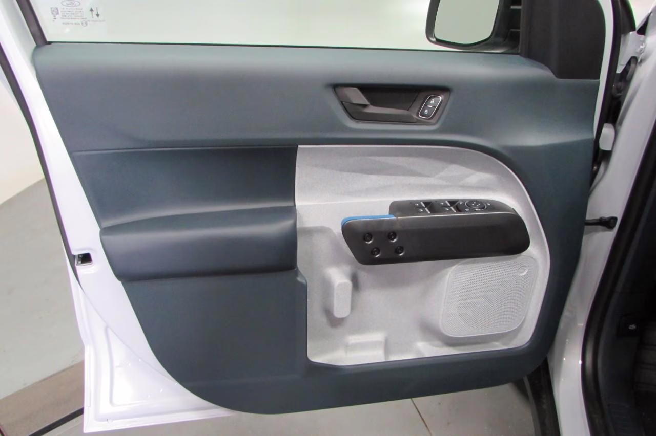 2025 Space White Metallic Ford Maverick XLT FWD Truck