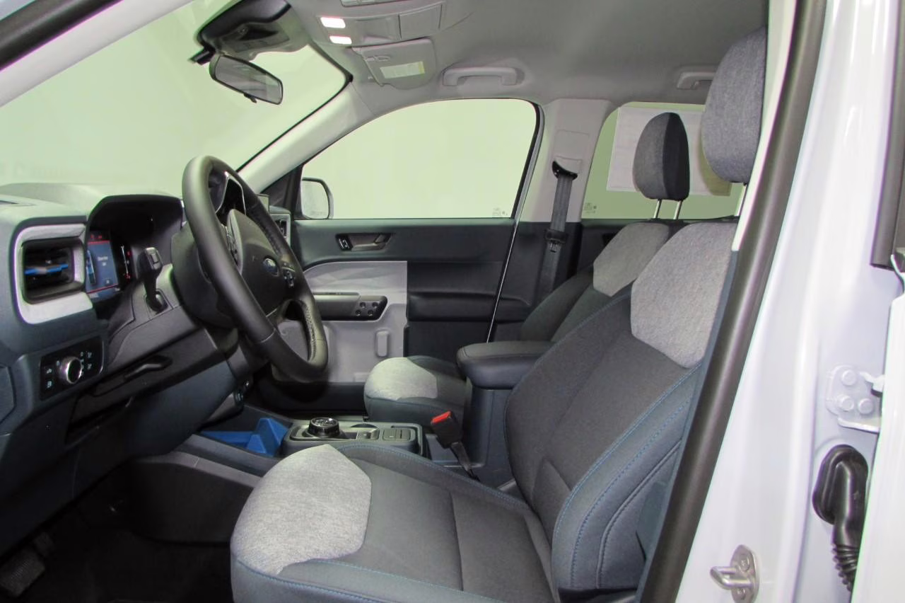 2025 Space White Metallic Ford Maverick XLT FWD Truck