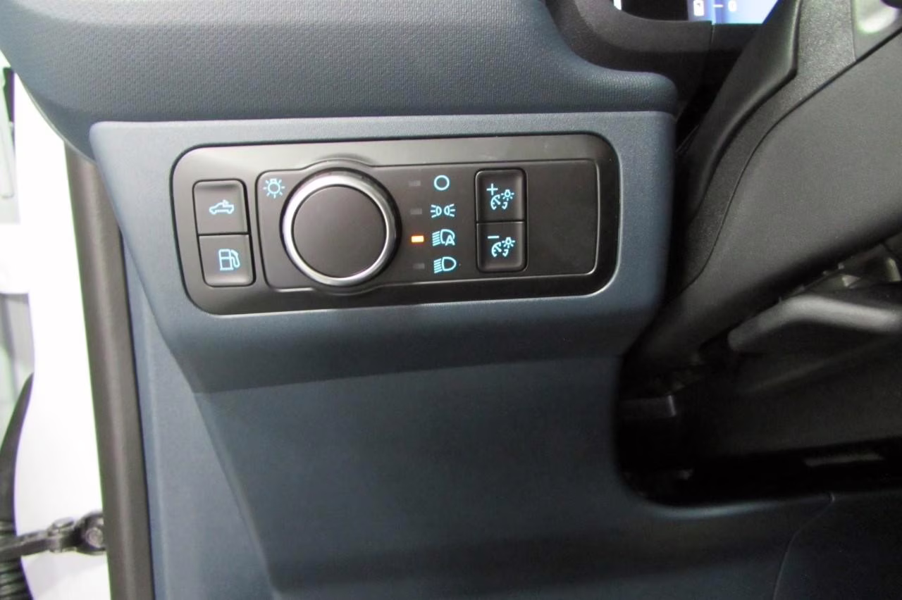 2025 Space White Metallic Ford Maverick XLT FWD Truck