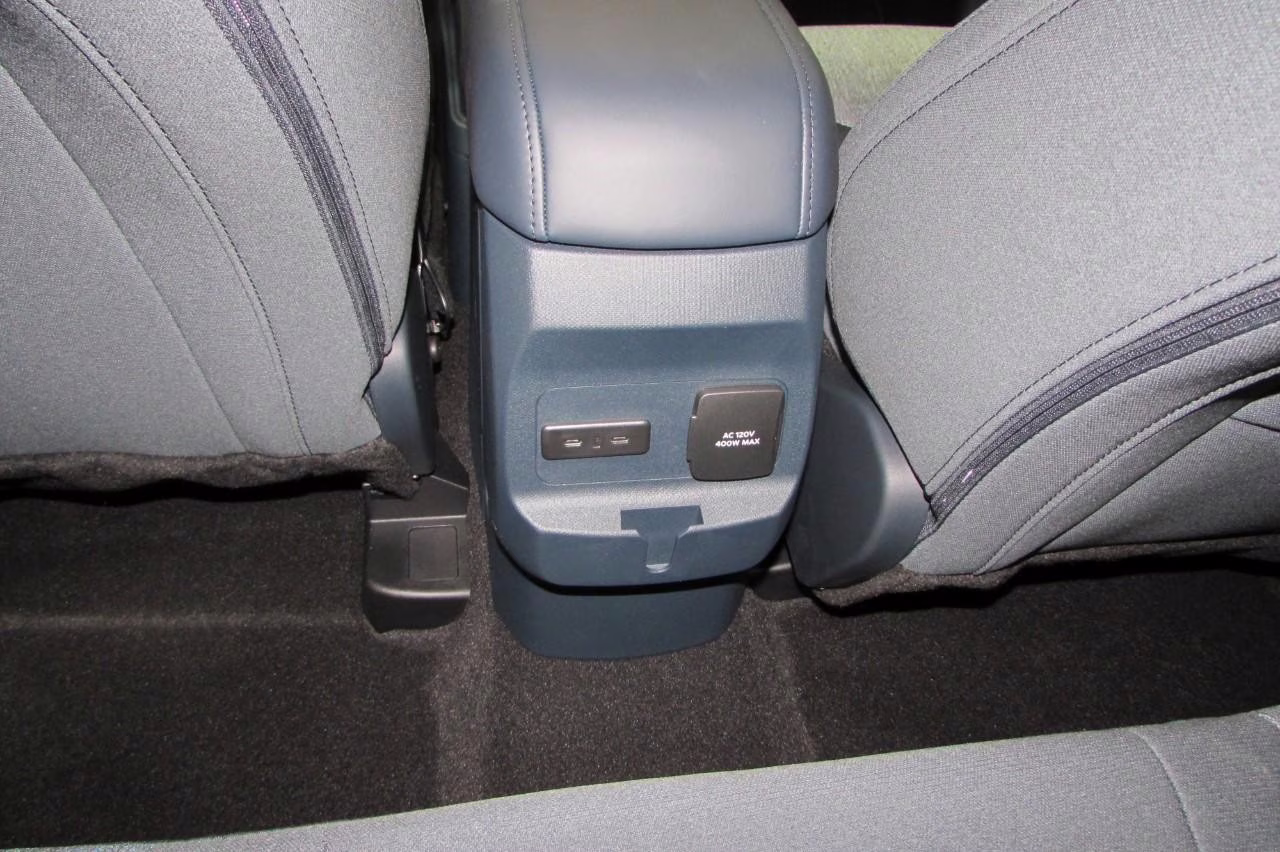 2025 Space White Metallic Ford Maverick XLT FWD Truck