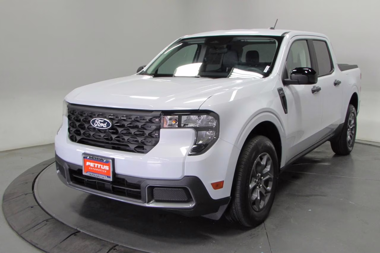 2025 Space White Metallic Ford Maverick XLT FWD Truck