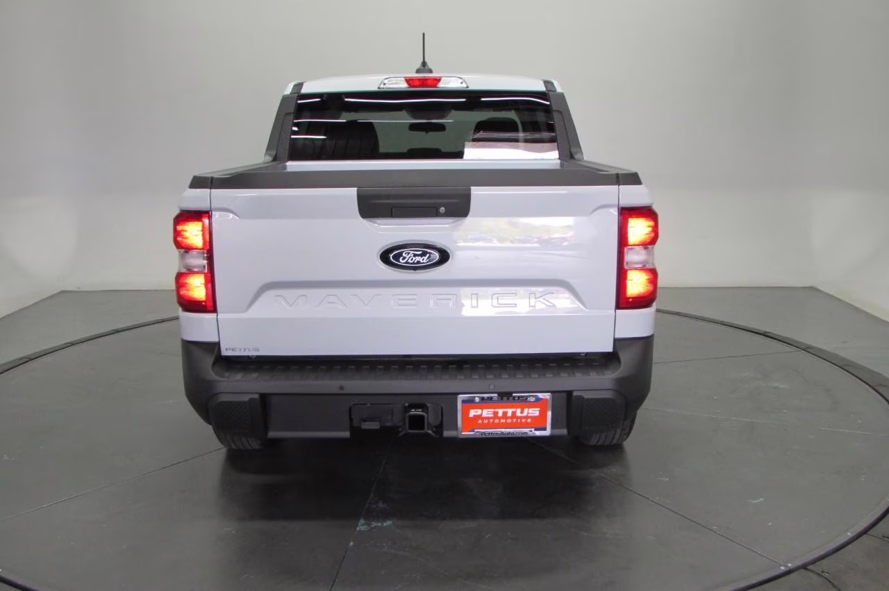 2025 Space White Metallic Ford Maverick XLT FWD Truck