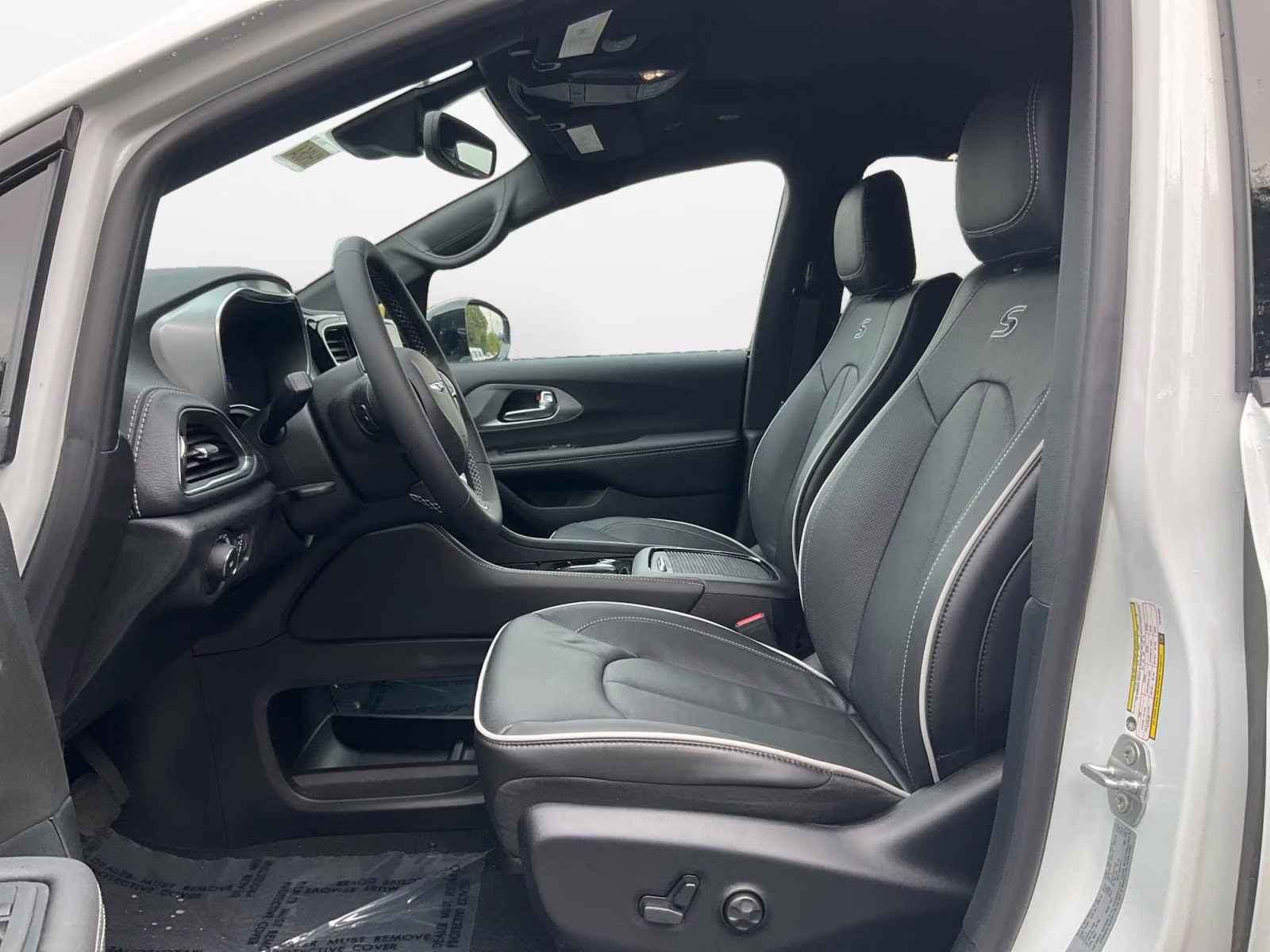 2026 Bright White Clearcoat Chrysler Pacifica Limited AWD Van