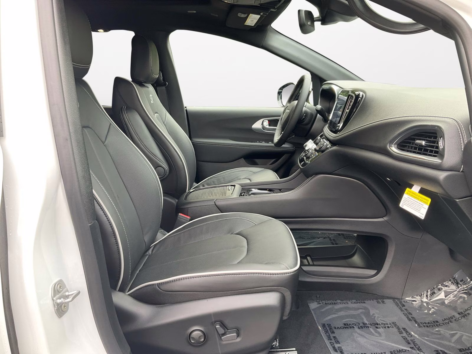 2026 Bright White Clearcoat Chrysler Pacifica Limited AWD Van