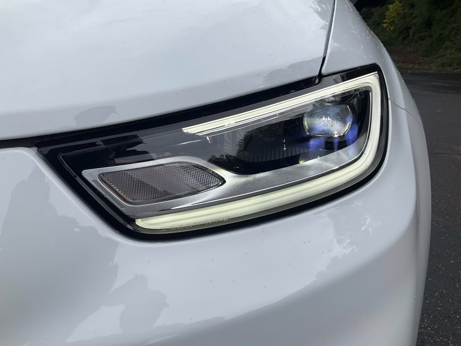 2026 Bright White Clearcoat Chrysler Pacifica Limited AWD Van