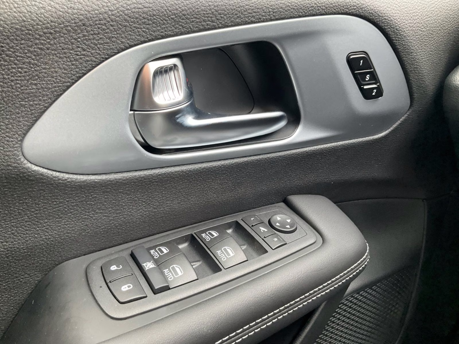 2026 Bright White Clearcoat Chrysler Pacifica Limited AWD Van