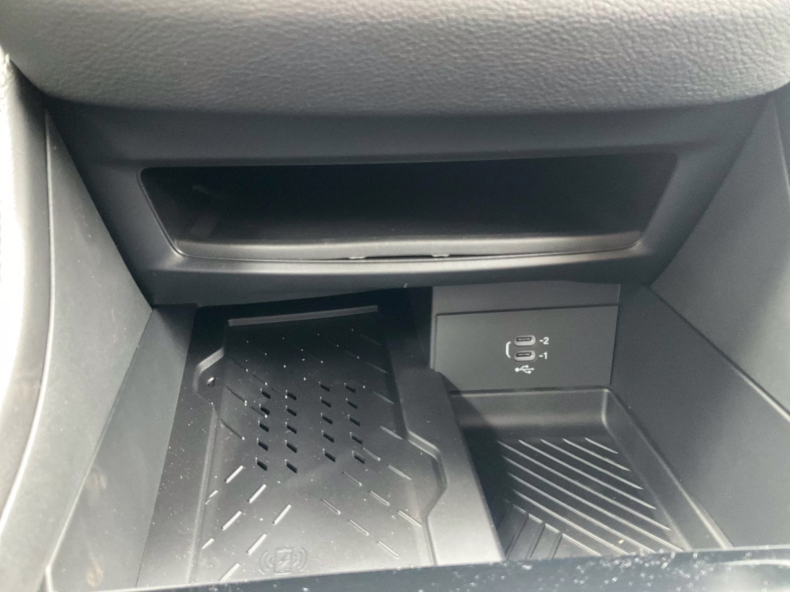 2026 Bright White Clearcoat Chrysler Pacifica Limited AWD Van