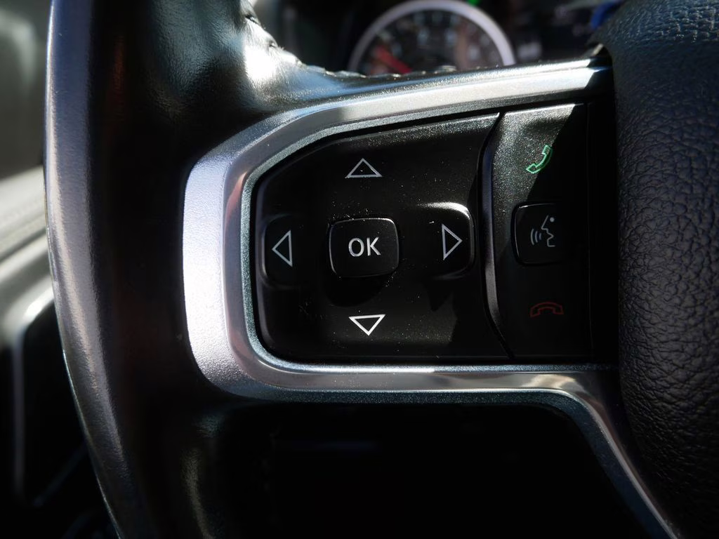 2022 Diamond Black Crystal Pearlcoat Ram 1500 Laramie 4X4 Truck