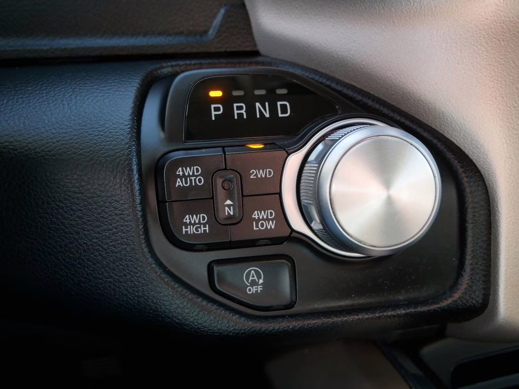 2022 Diamond Black Crystal Pearlcoat Ram 1500 Laramie 4X4 Truck