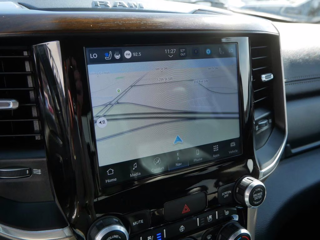 2022 Diamond Black Crystal Pearlcoat Ram 1500 Laramie 4X4 Truck