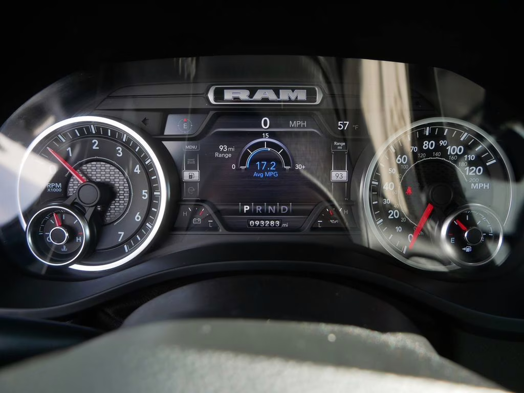 2022 Diamond Black Crystal Pearlcoat Ram 1500 Laramie 4X4 Truck