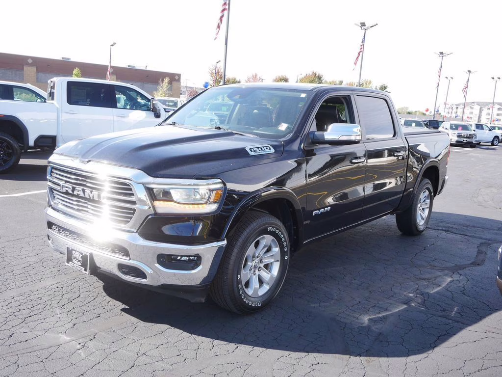 2022 Diamond Black Crystal Pearlcoat Ram 1500 Laramie 4X4 Truck