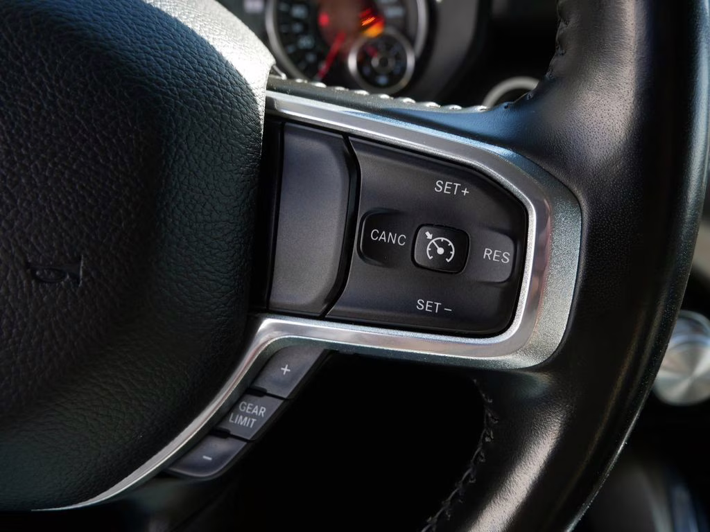 2022 Diamond Black Crystal Pearlcoat Ram 1500 Laramie 4X4 Truck