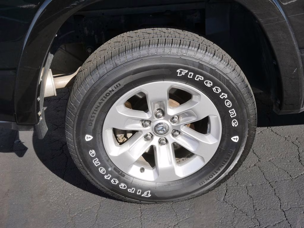 2022 Diamond Black Crystal Pearlcoat Ram 1500 Laramie 4X4 Truck